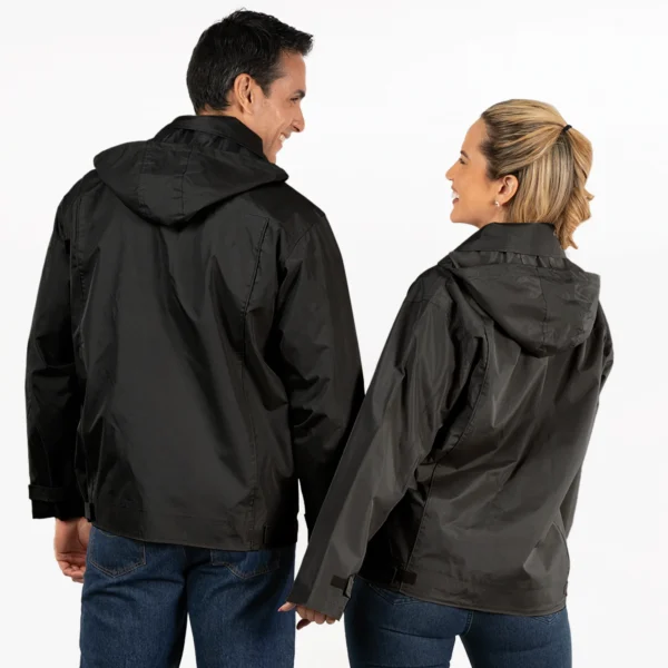 chaqueta con capucha removible